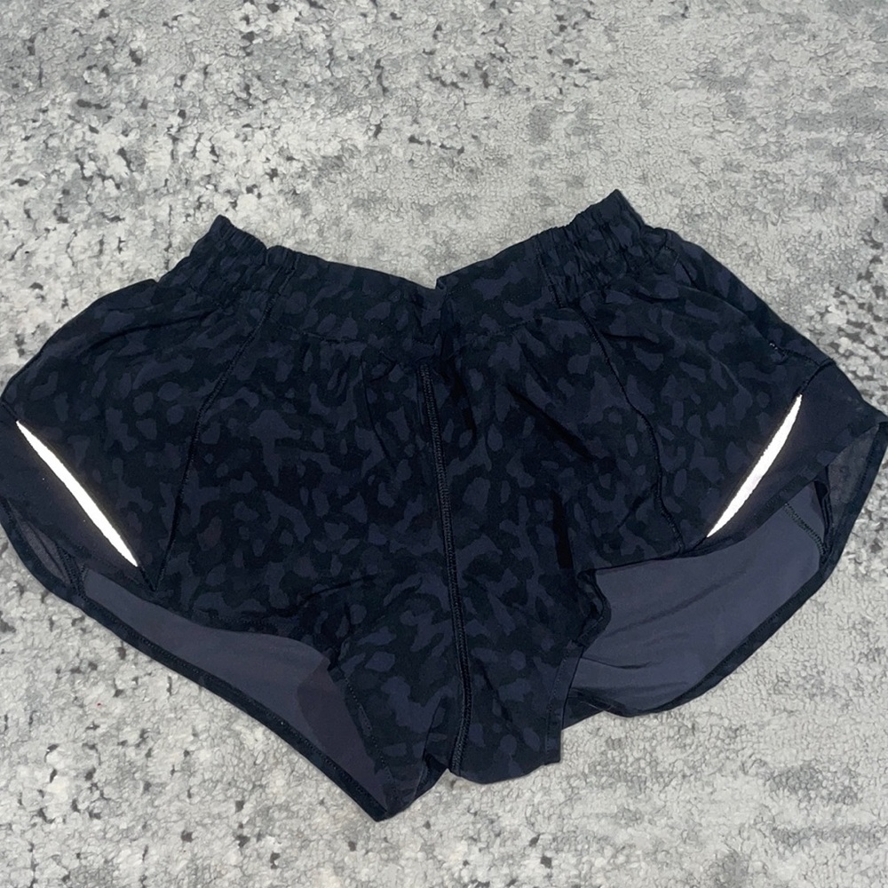 Black camo/cheetah print lululemon hotty hot shorts